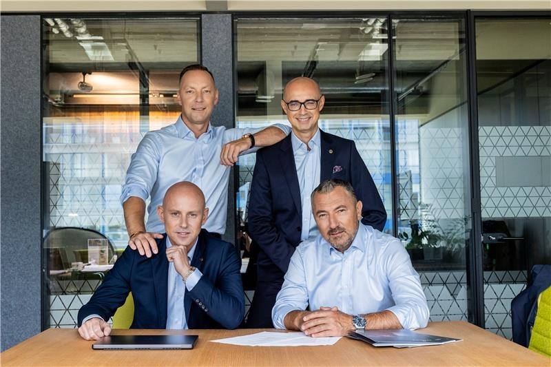 DUOLIFE management board